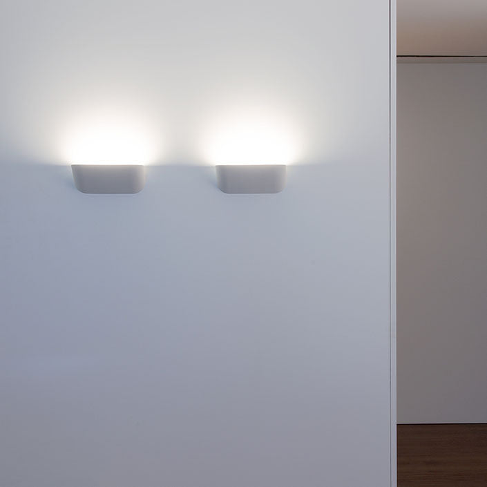 Lip white metal wall light - Lightness NZ - A2880001WT